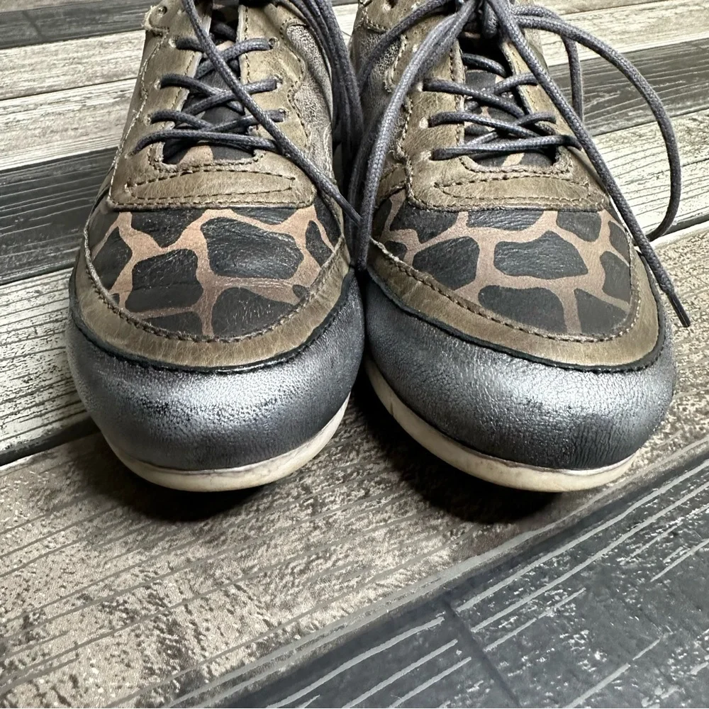 Miz Mooz Pericles Fashion Sneaker Women Size 38 7 Floral Print Casual Shoe Brown